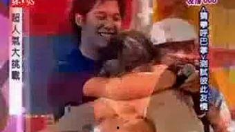 挑战花式吃瓜视频,解锁夏日清凉新姿势！